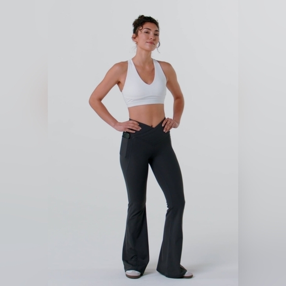 FABLETICS Oasis PureLuxe High-Waisted Crossover Flare sz M - Picture 1 of 9